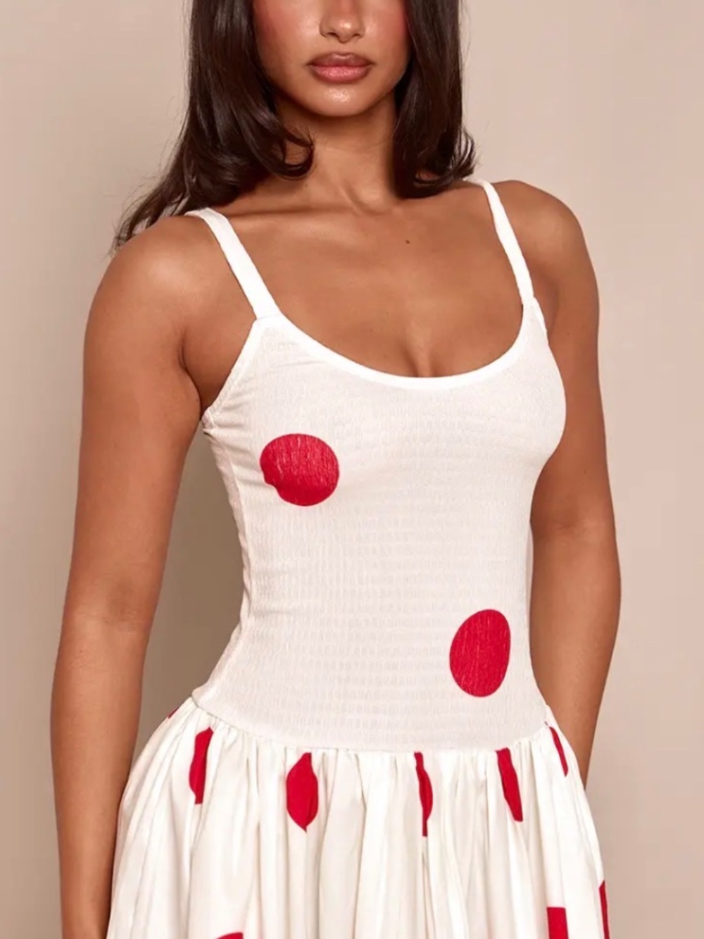 PETITE PRETTY LITTLE THING CREAM POLKA DOT SHIRRED DROP WAIST MAXI DRESS - Picture 2 of 4